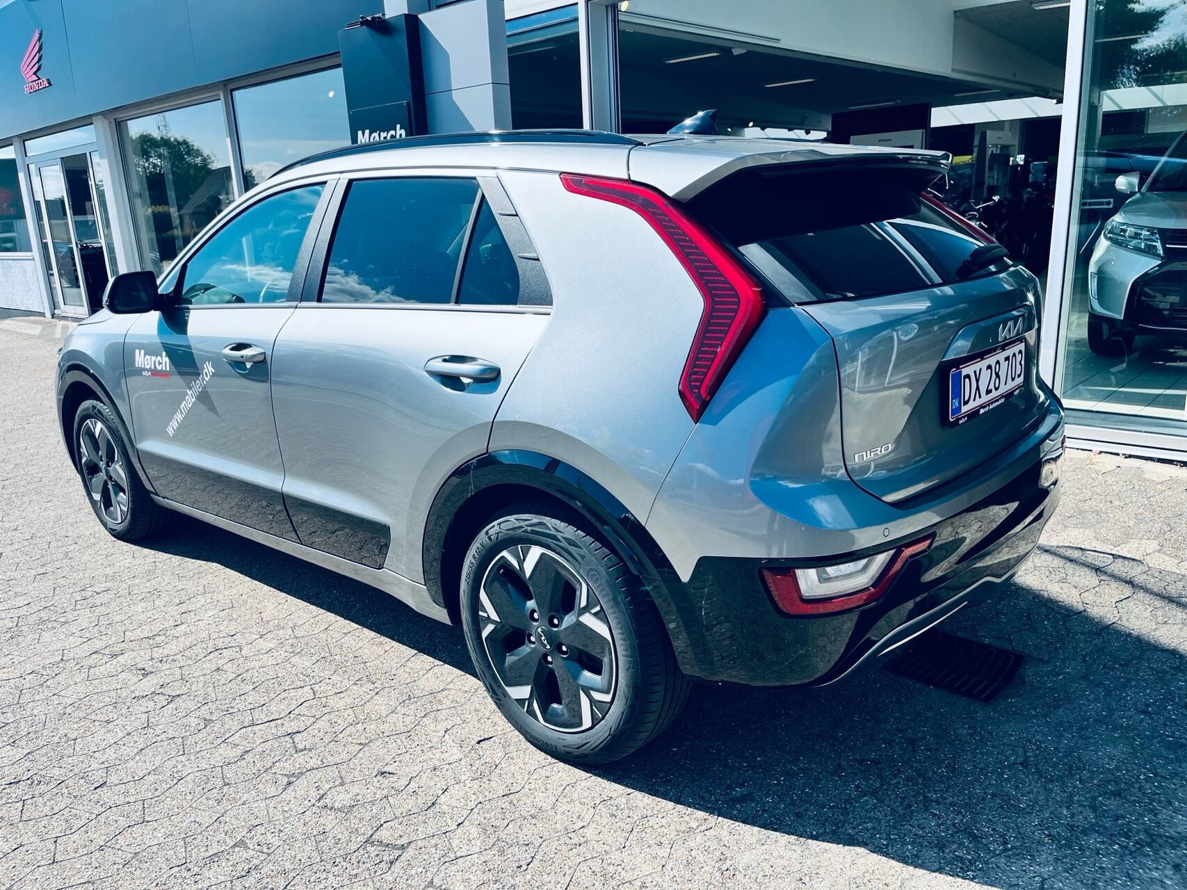 Grå Kia Niro EV fra 2023