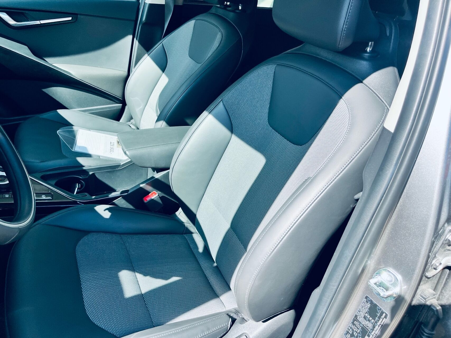 Grå Kia Niro EV fra 2023