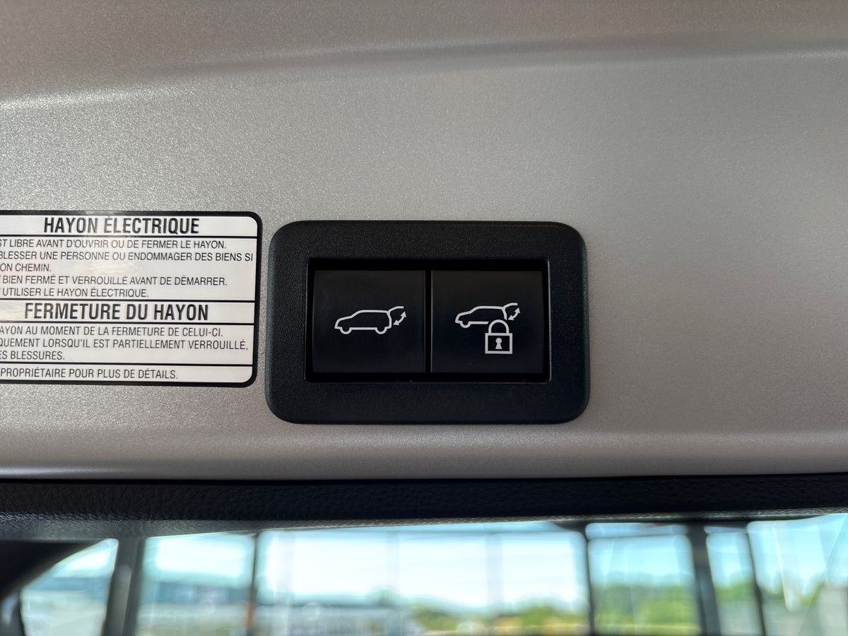 Sølv Toyota Yaris Cross fra 2022