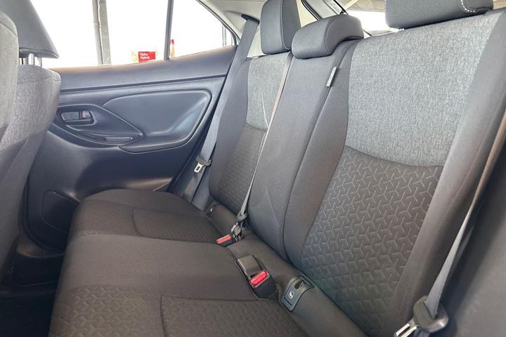Sølv Toyota Yaris Cross fra 2022