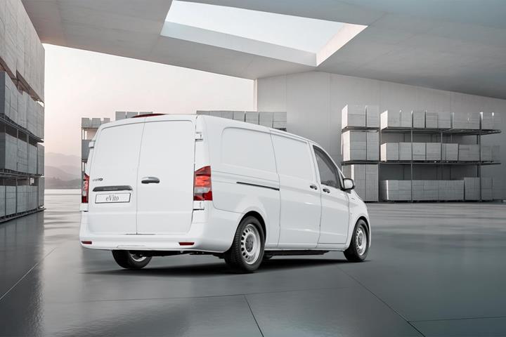 Hvid Mercedes eVito fra 2025