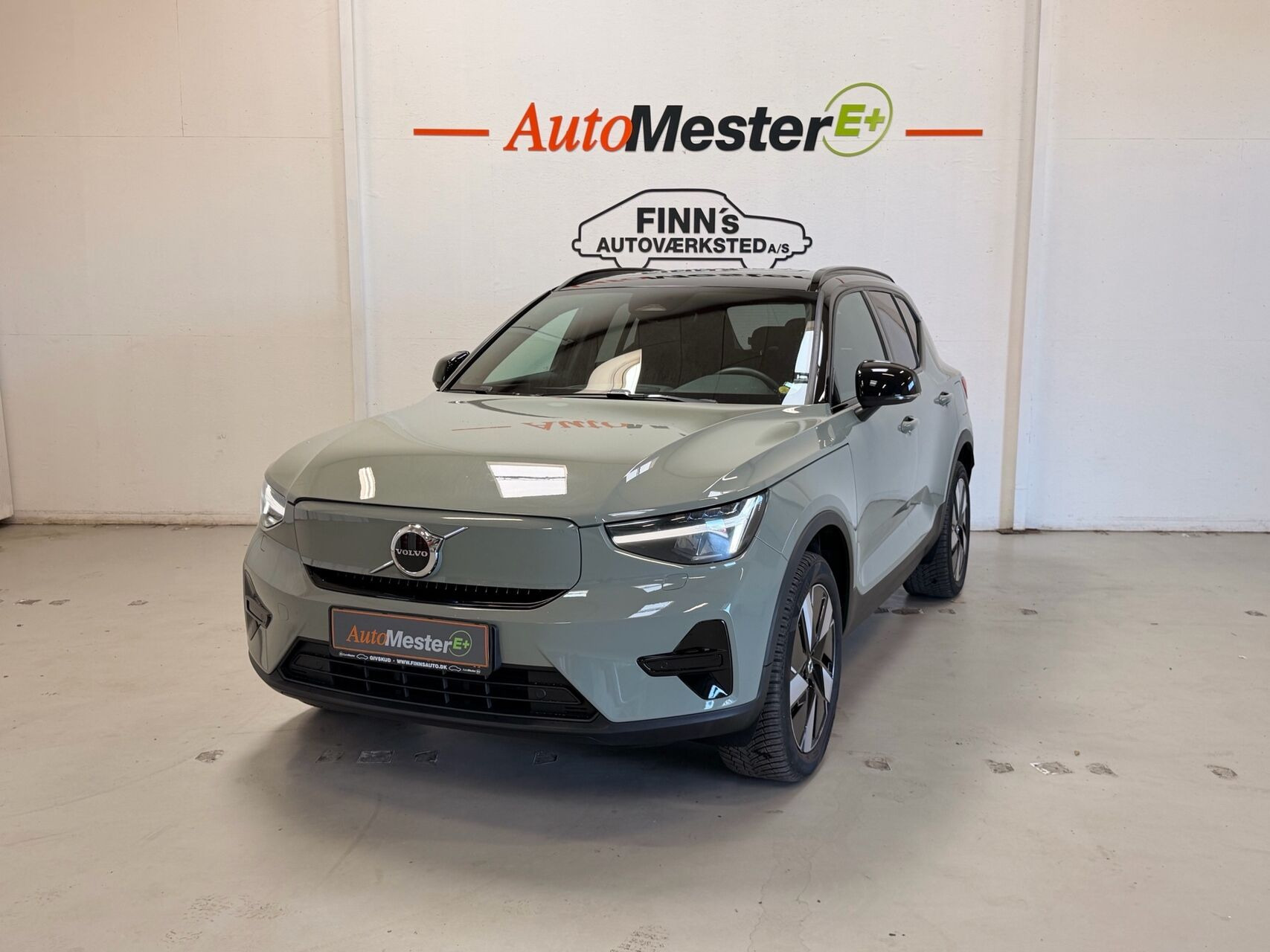 Grøn Volvo XC40 fra 2024