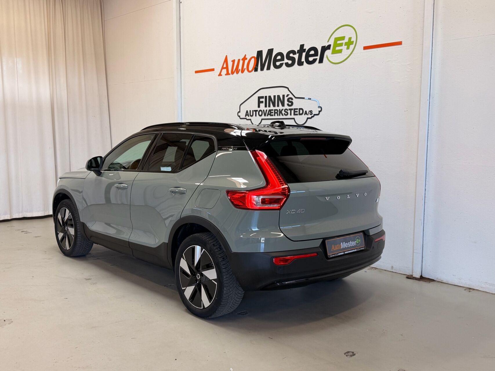 Grøn Volvo XC40 fra 2024