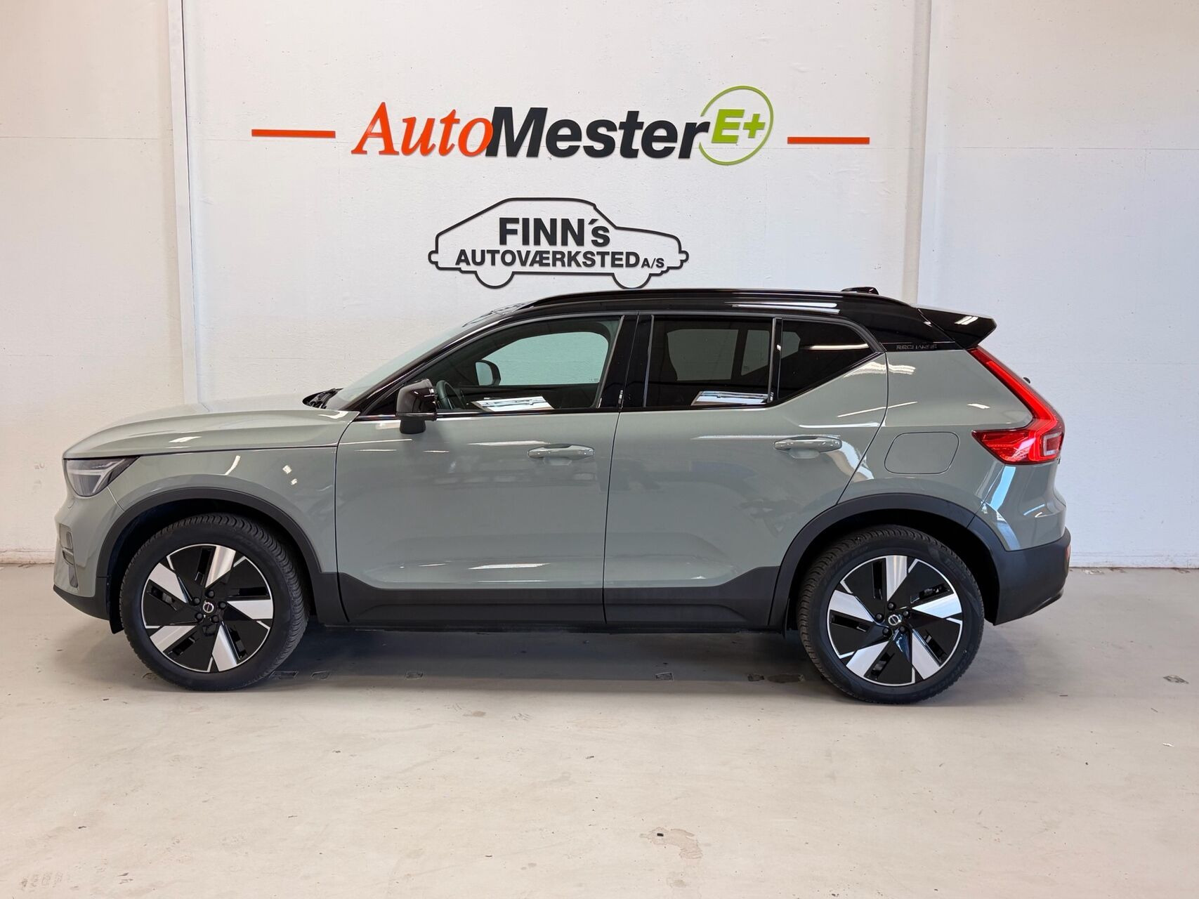 Grøn Volvo XC40 fra 2024