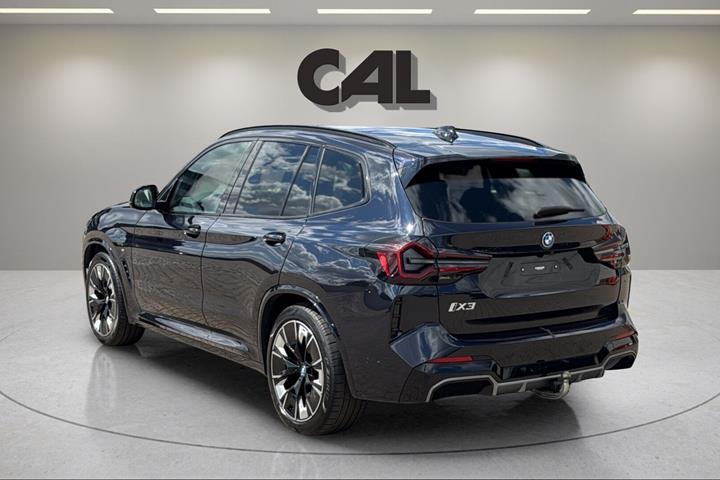 Sort BMW iX3 fra 2022