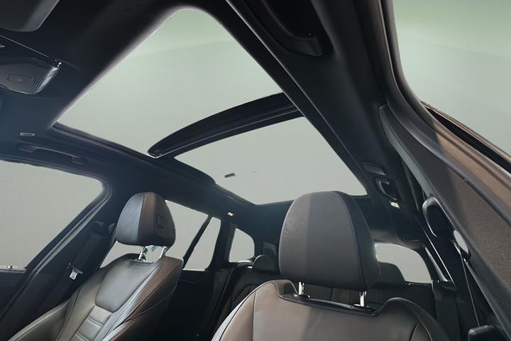 Sort BMW iX3 fra 2022