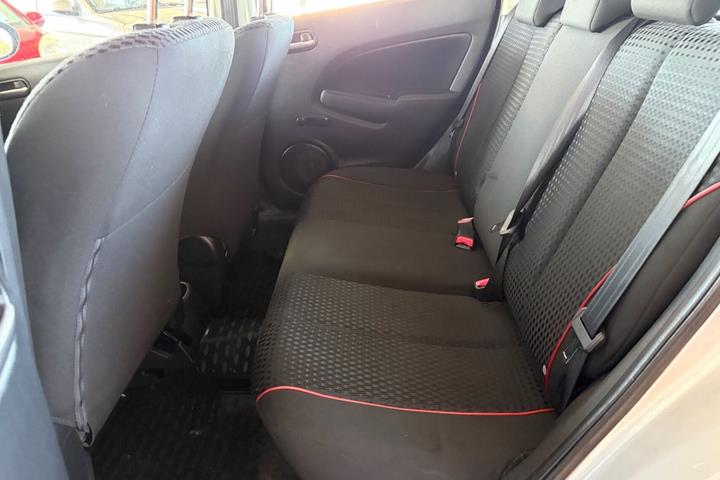 undefined Mazda 2 fra 2012