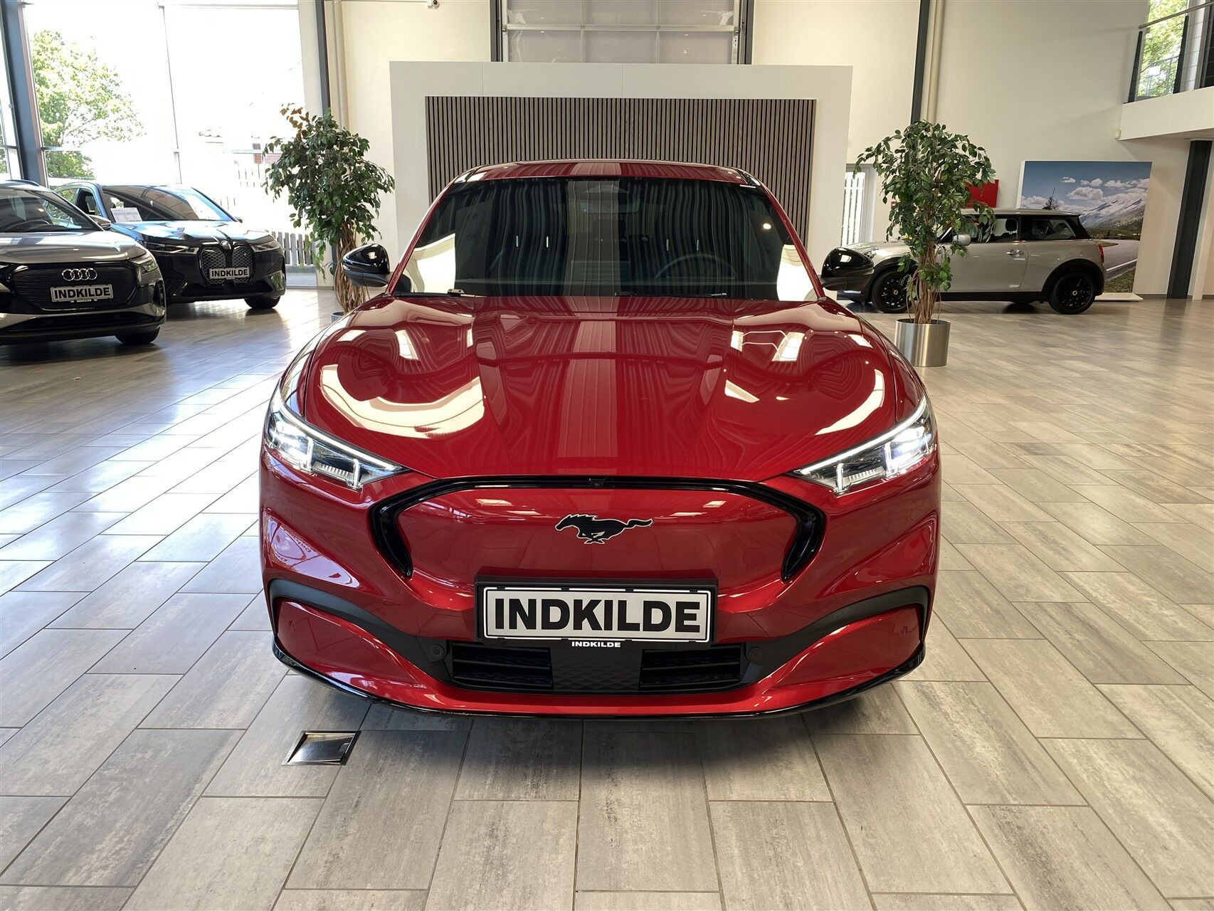 Rød Ford Mustang Mach-E fra 2023
