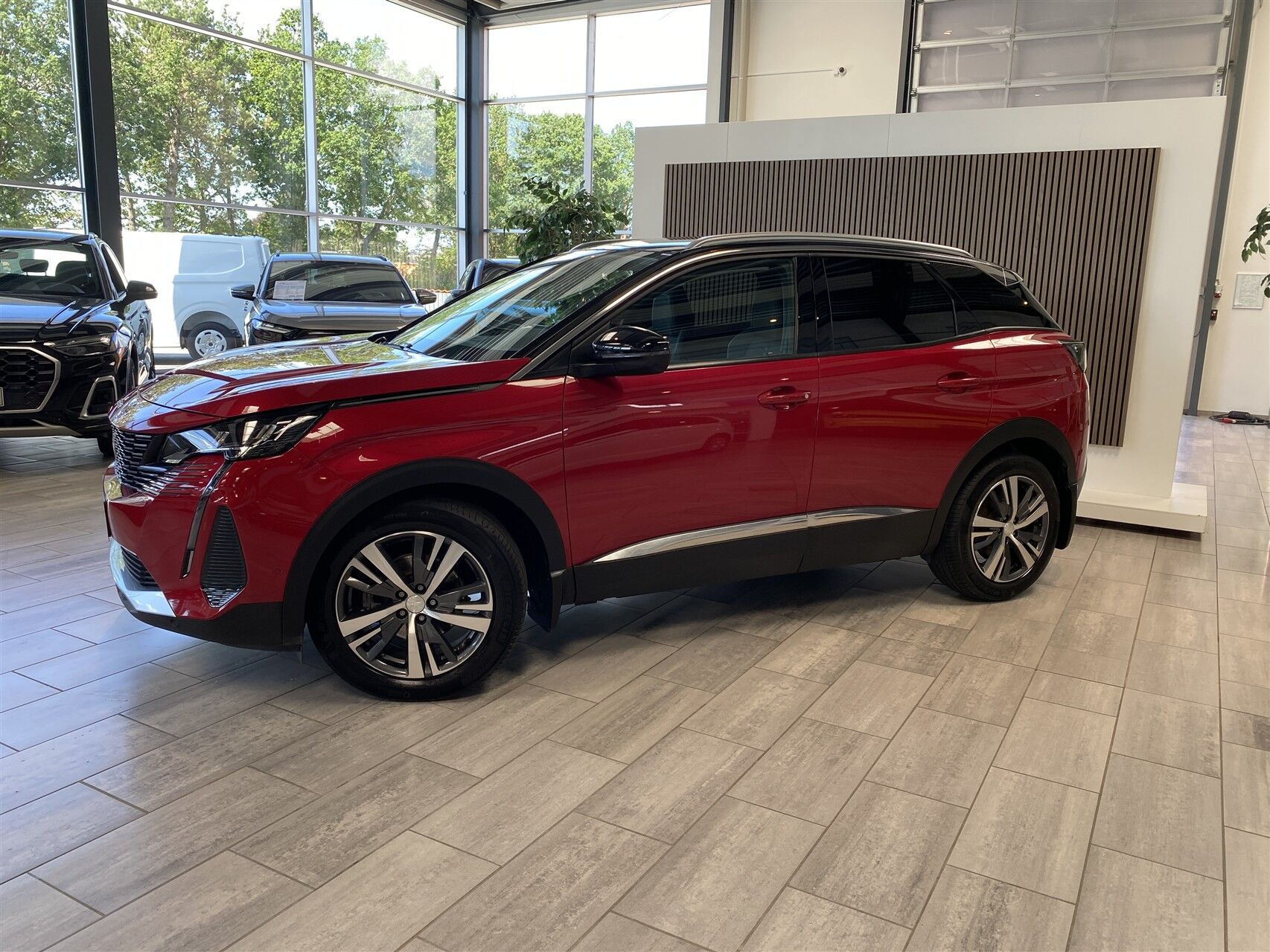 Rød Peugeot 3008 fra 2021