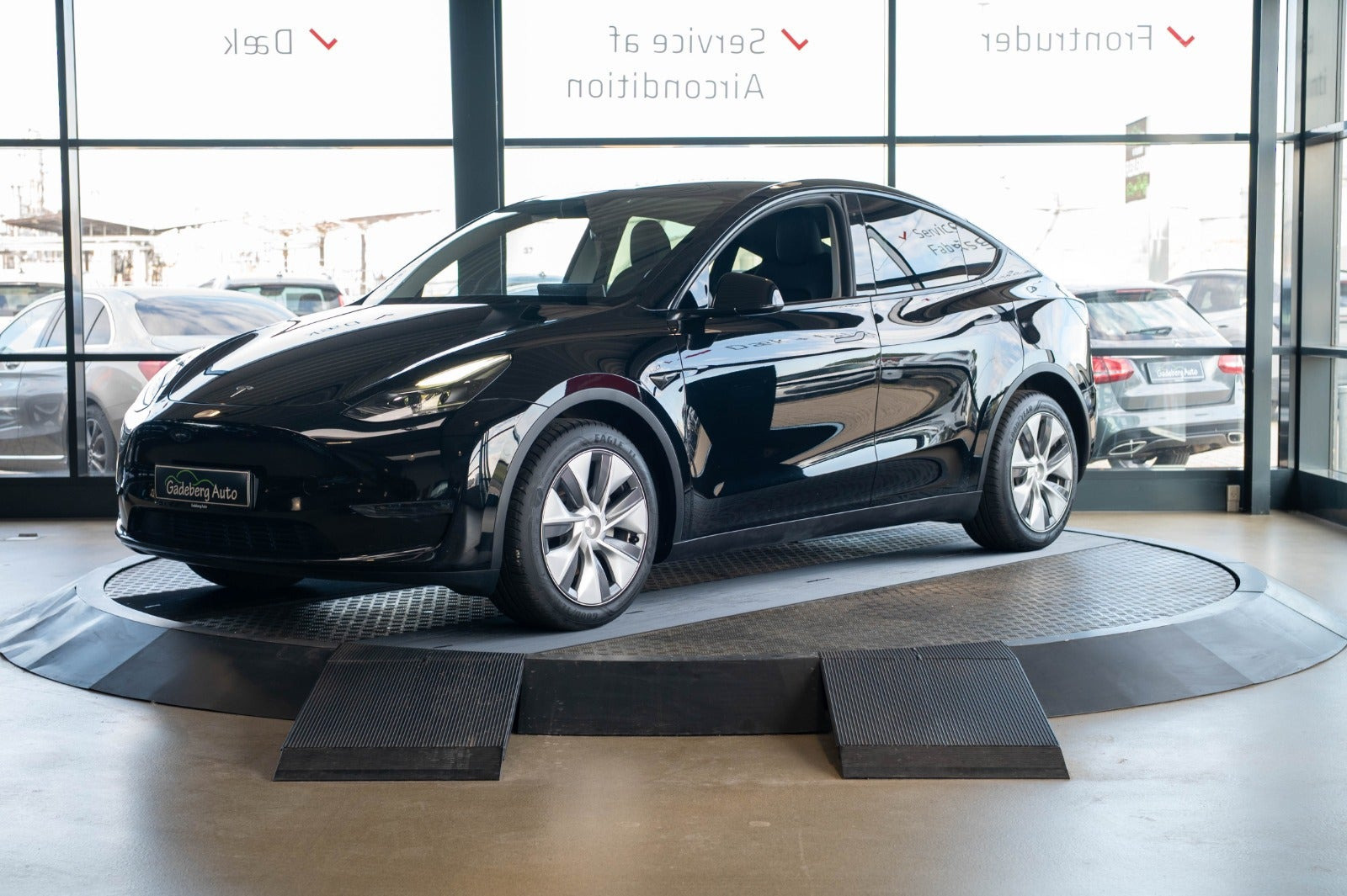 Tesla Model Y Long Range AWD