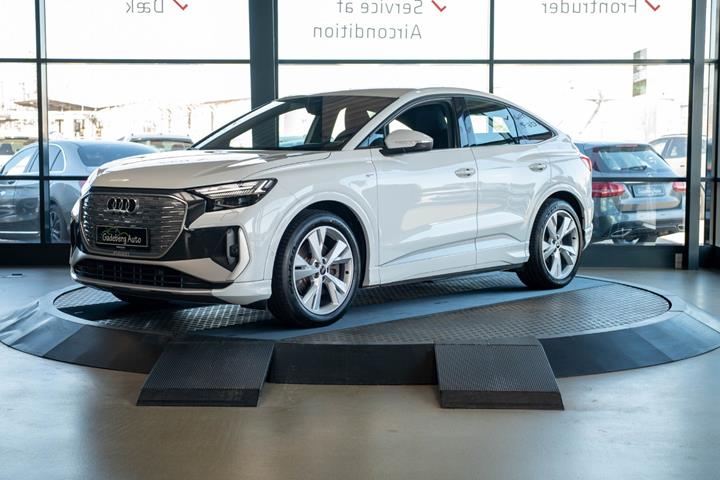 Hvid Audi Q4 e-tron fra 2022