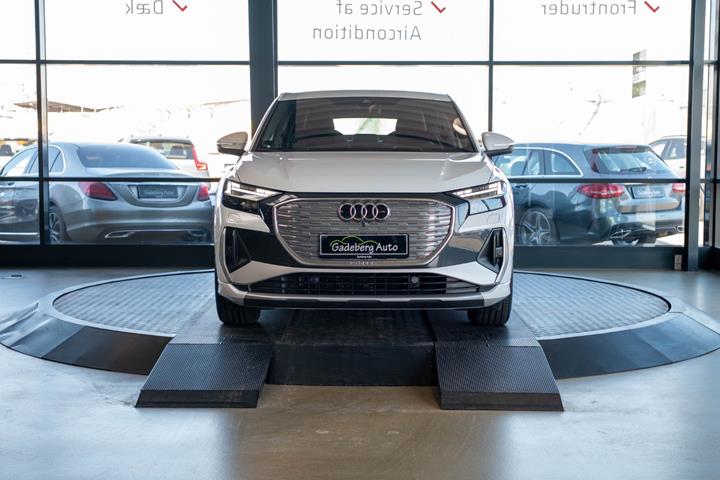 Hvid Audi Q4 e-tron fra 2022