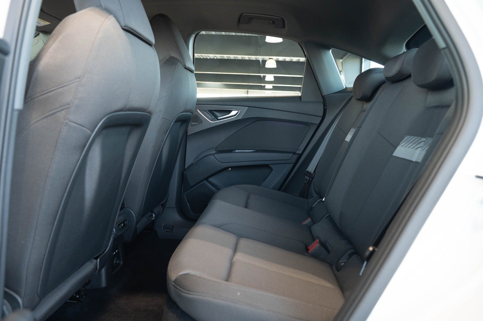 Hvid Audi Q4 e-tron fra 2022