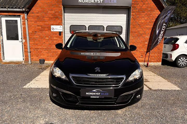 Sort Peugeot 308 fra 2017