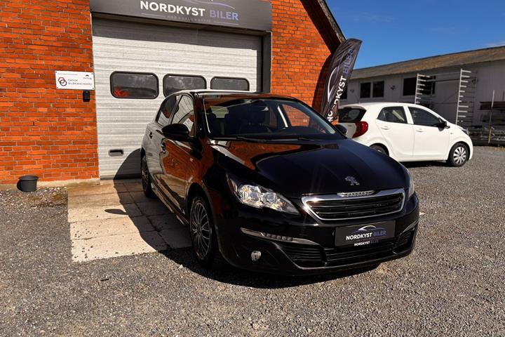 Sort Peugeot 308 fra 2017