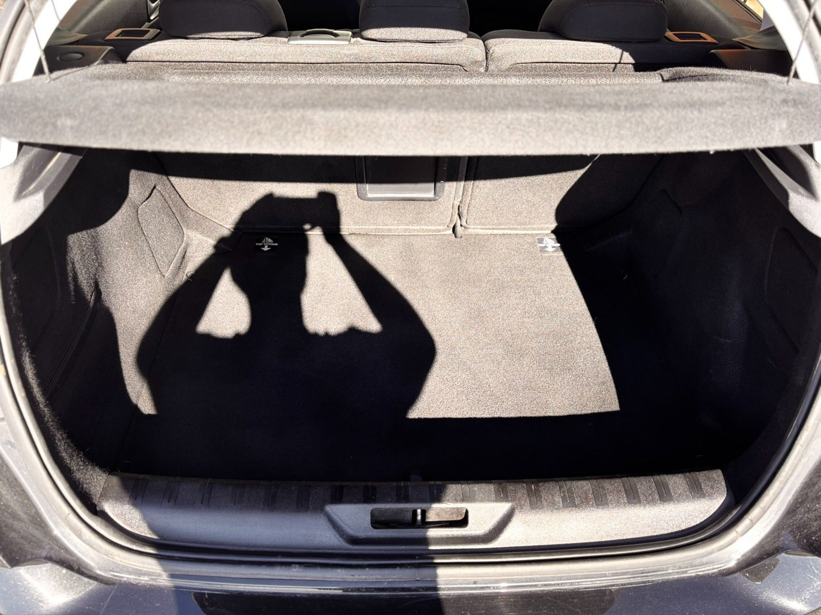 Sort Peugeot 308 fra 2017