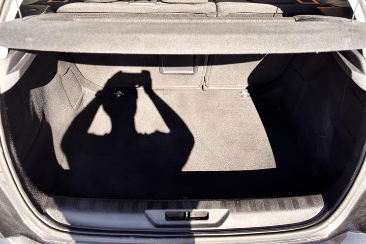 Sort Peugeot 308 fra 2017