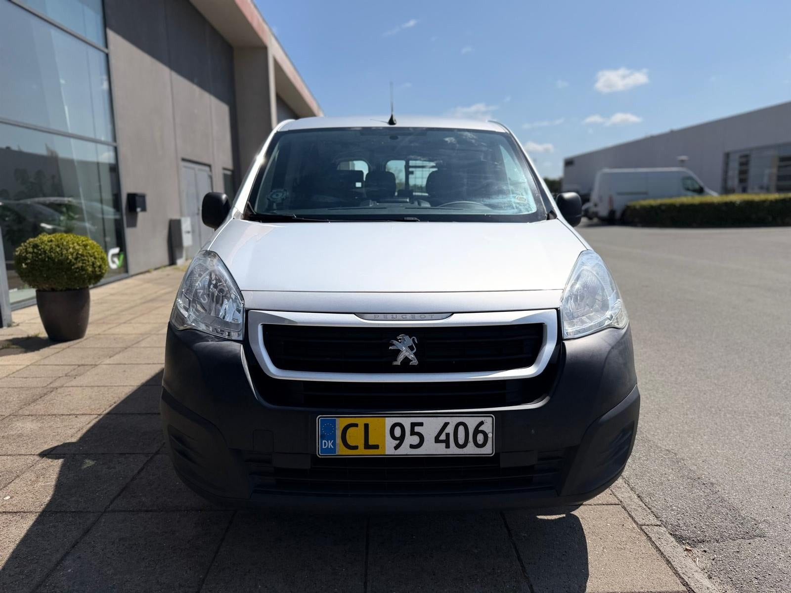 undefined Peugeot Partner fra 2015