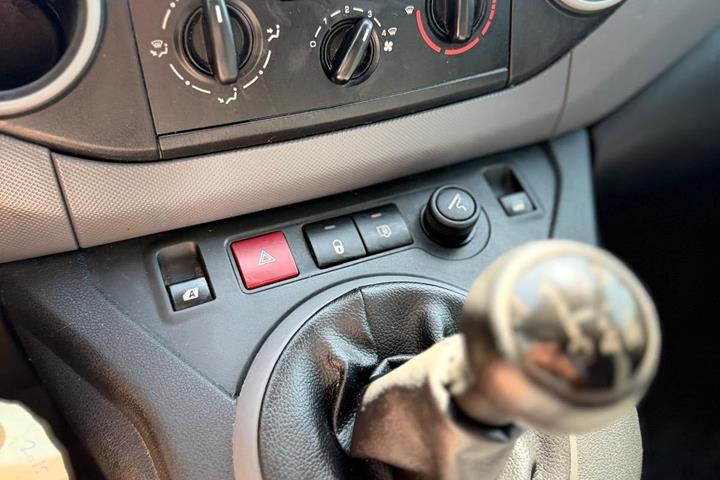 undefined Peugeot Partner fra 2015