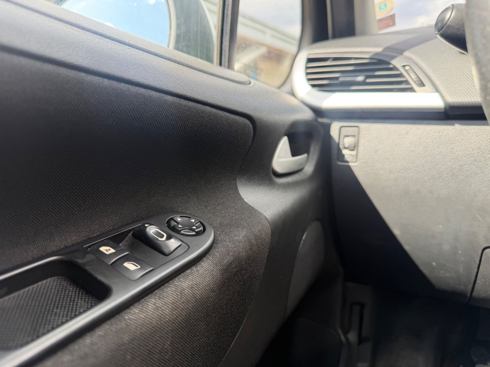 undefined Peugeot 207 fra 2012