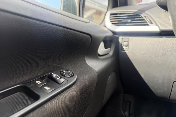 undefined Peugeot 207 fra 2012