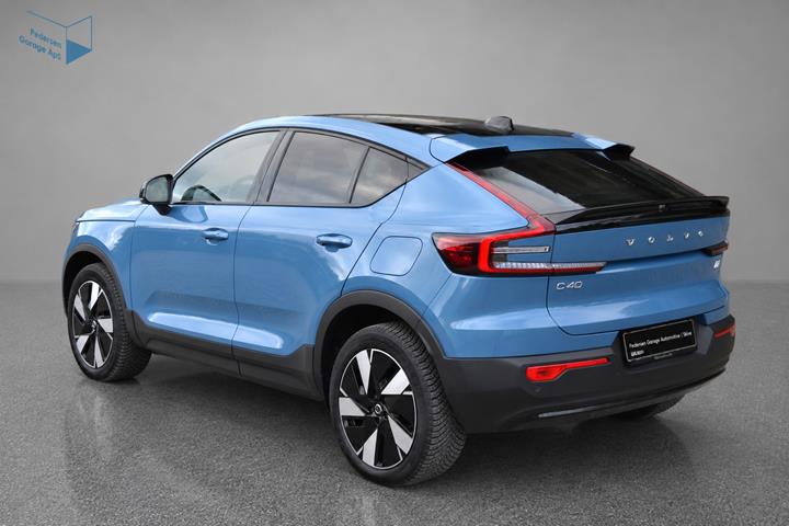 Blå Volvo C40 fra 2024