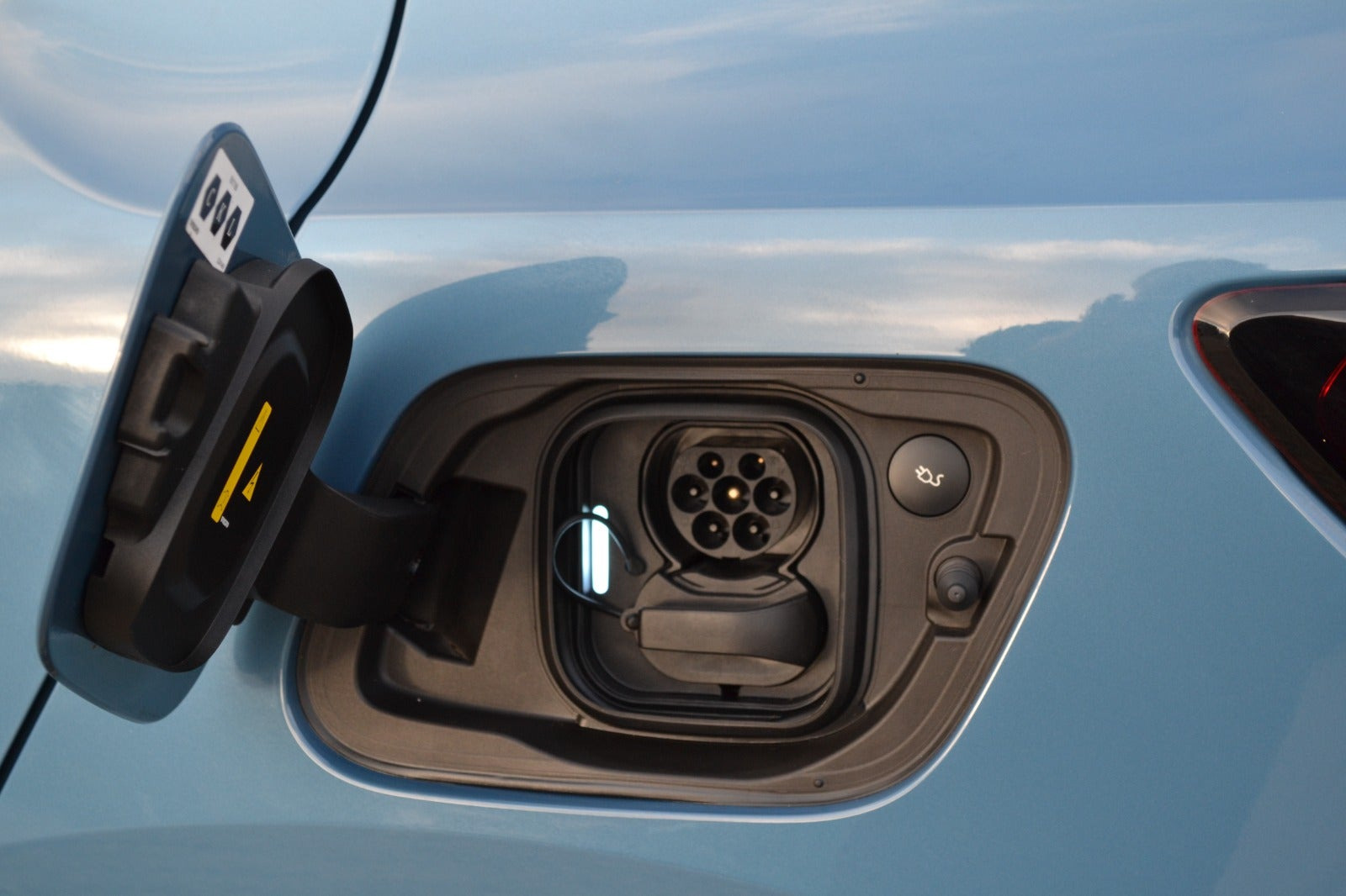 Blå Volvo C40 fra 2024