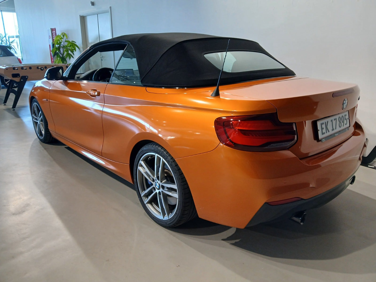 Sort BMW M240i fra 2019