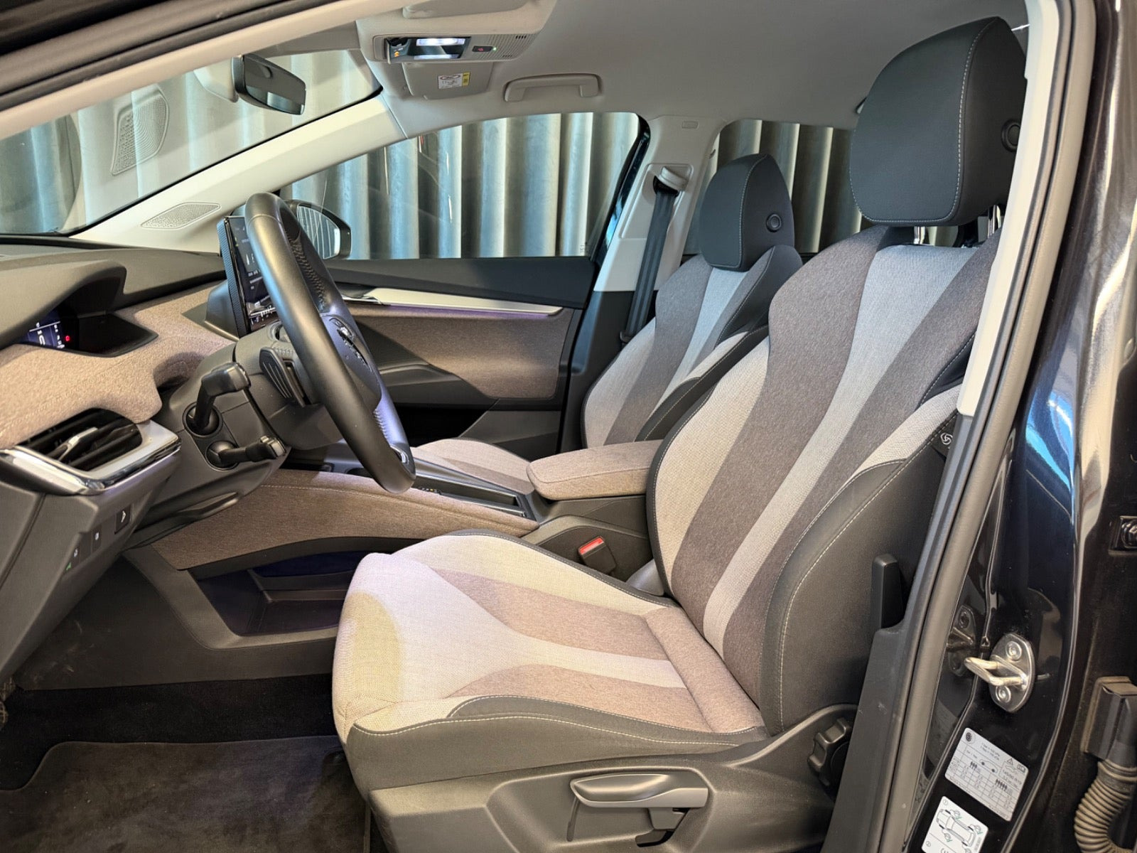 Sort Skoda Enyaq fra 2022