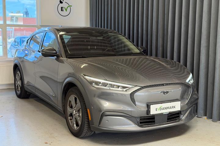 Grå Ford Mustang Mach-E fra 2022