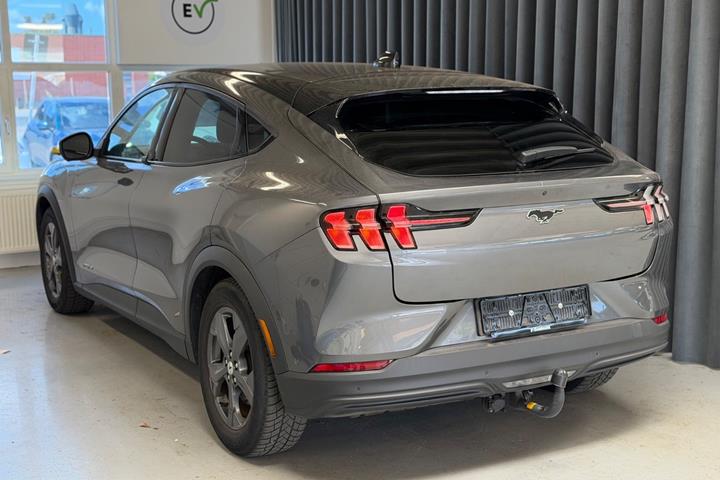 Grå Ford Mustang Mach-E fra 2022
