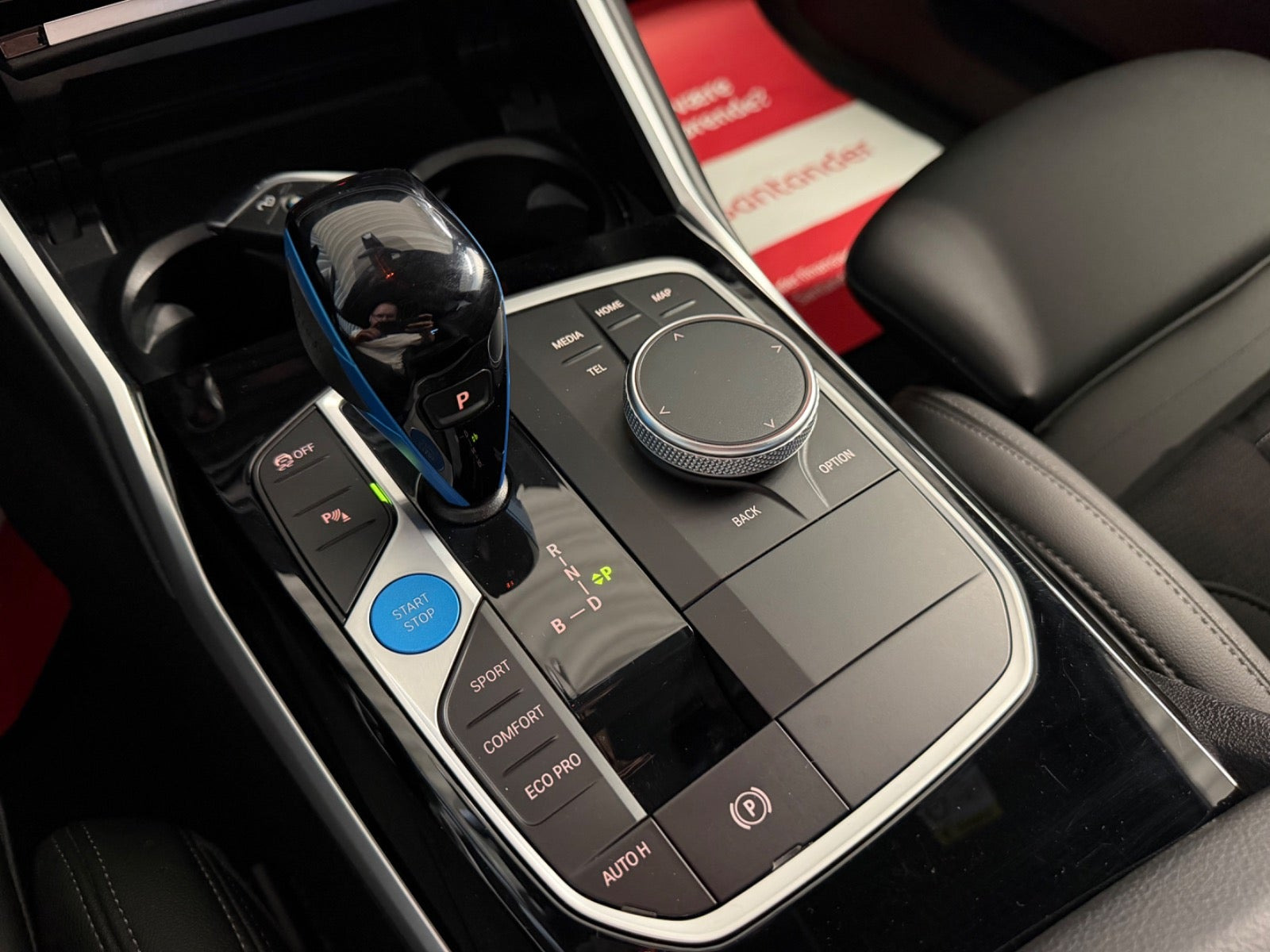 Hvid BMW i4 fra 2023