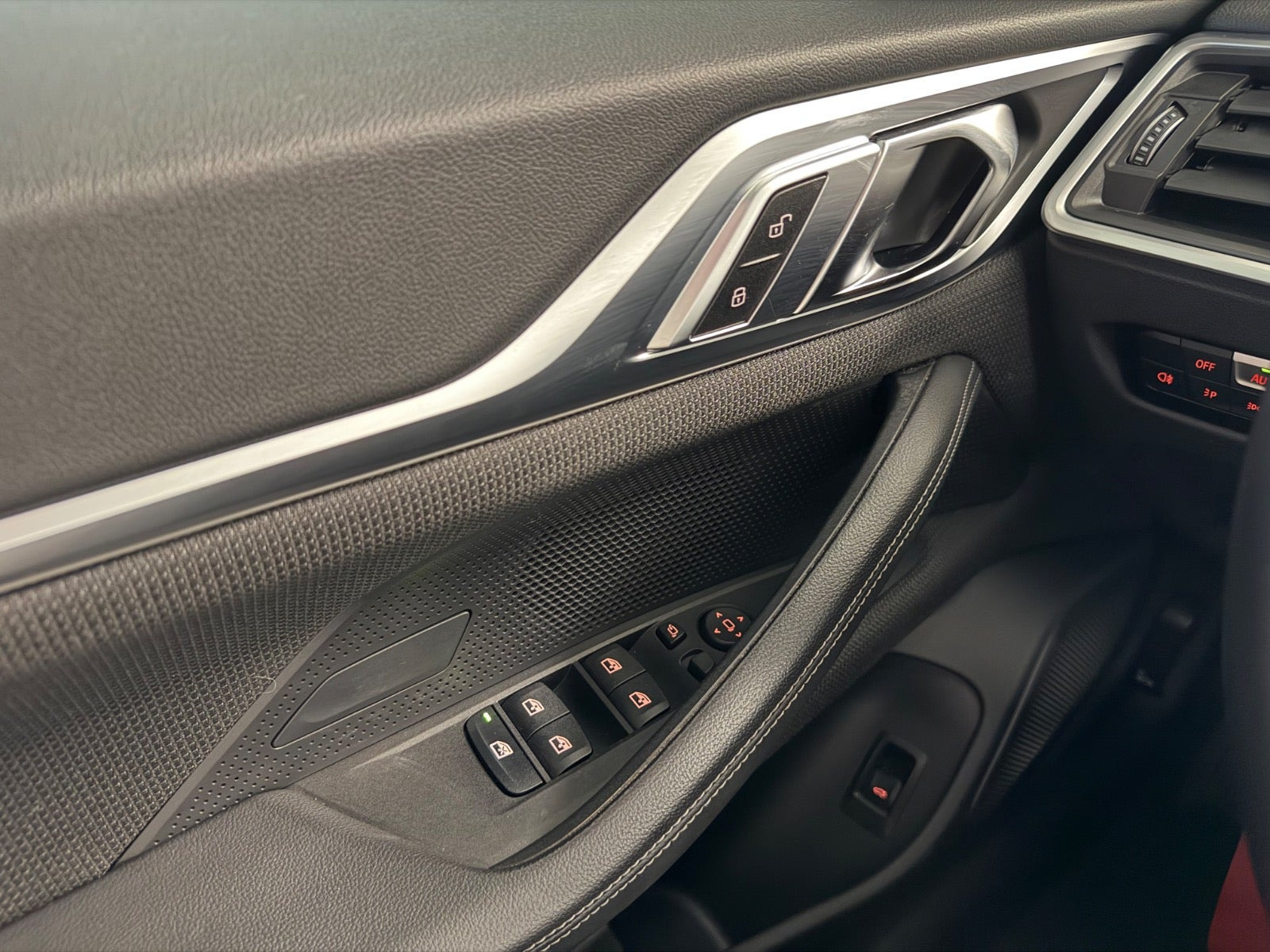 Hvid BMW i4 fra 2023