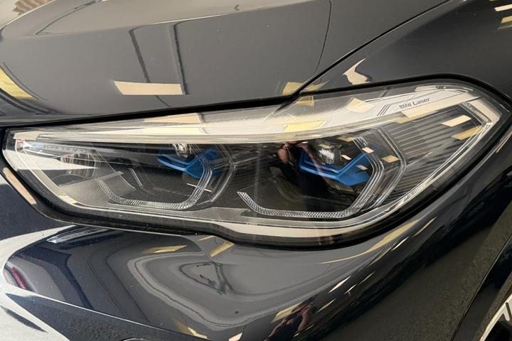 Sort BMW X5 fra 2020