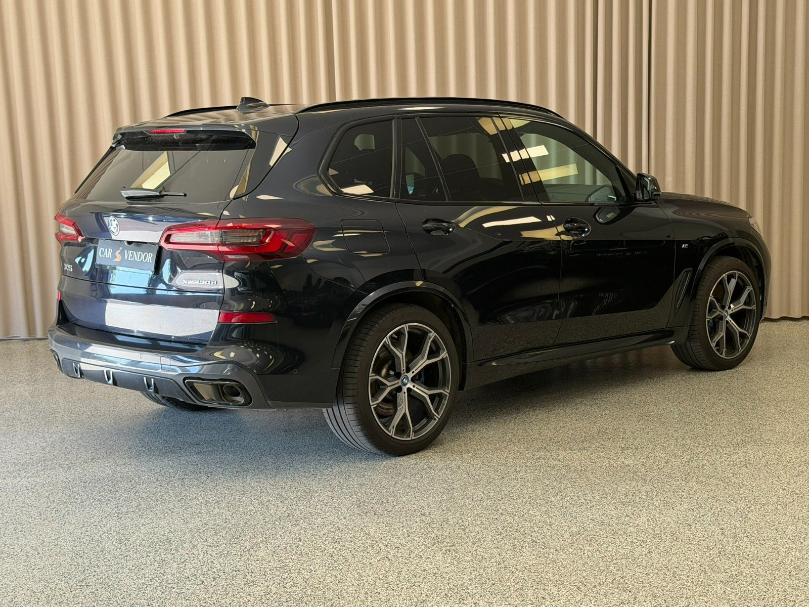 Sort BMW X5 fra 2020