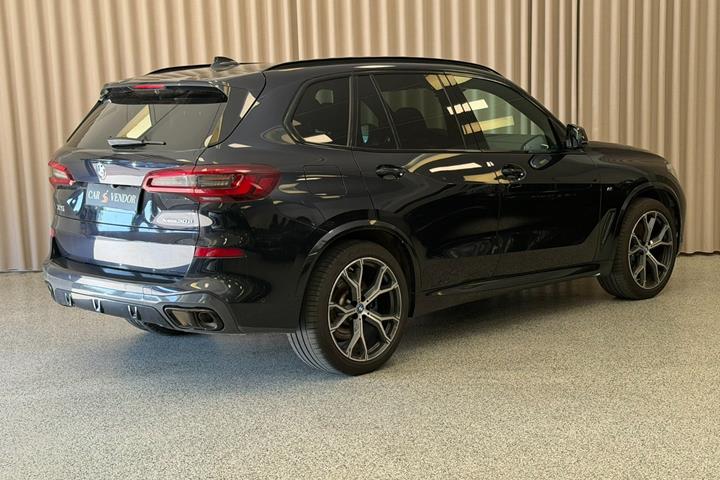 Sort BMW X5 fra 2020