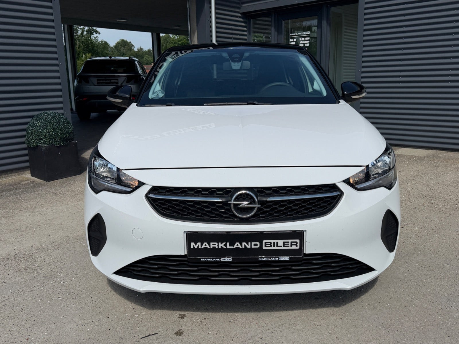 Hvid Opel Corsa fra 2020