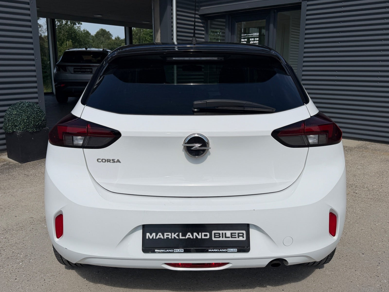 Hvid Opel Corsa fra 2020