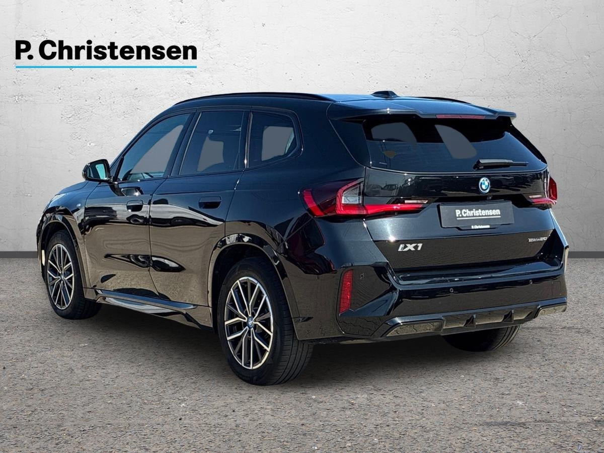 Sort BMW iX1 fra 2024