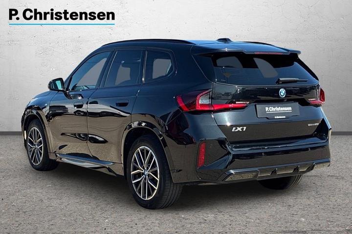 Sort BMW iX1 fra 2024