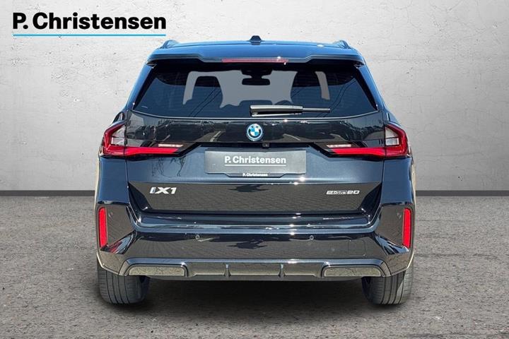 Sort BMW iX1 fra 2024