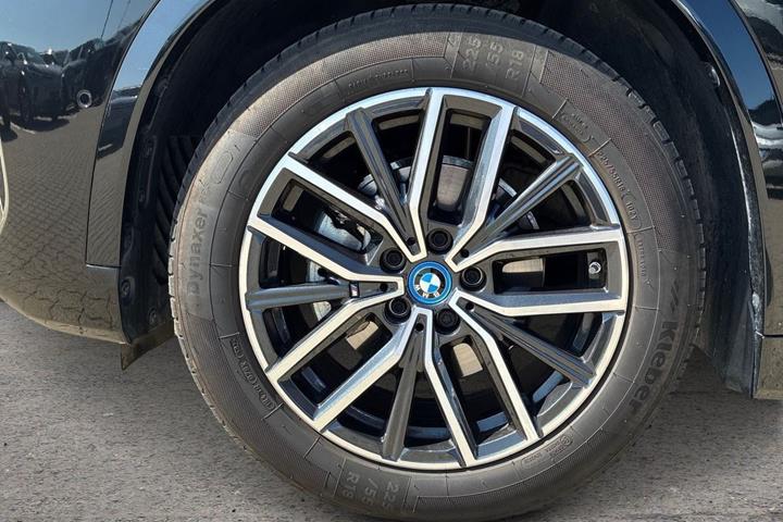 Sort BMW iX1 fra 2024