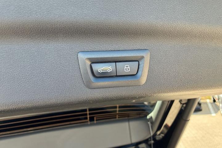 Sort BMW iX1 fra 2024