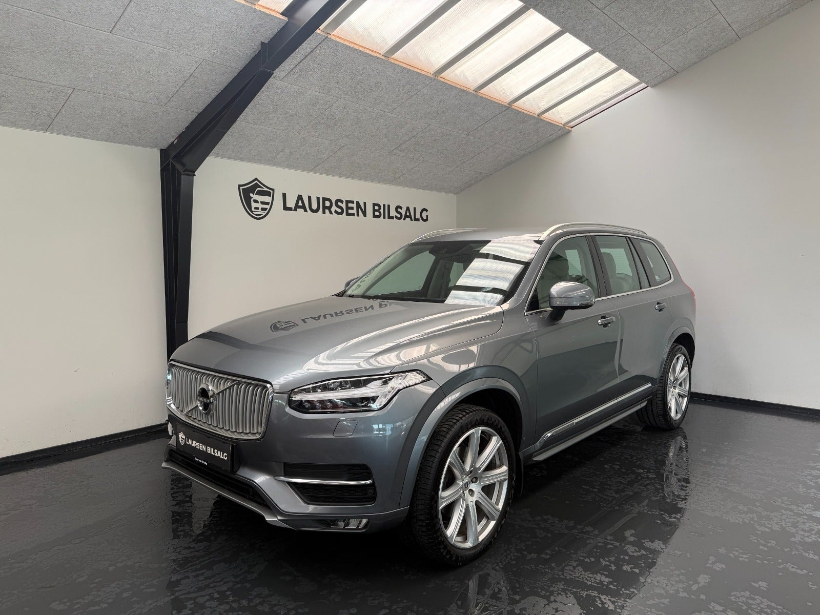 Grå Volvo XC90 fra 2018