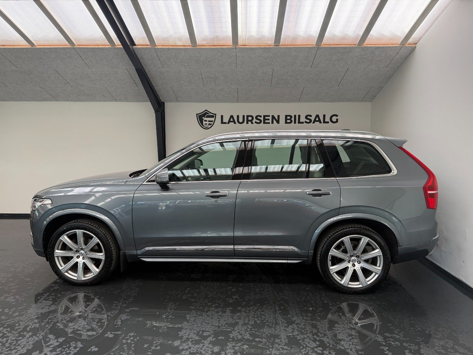 Grå Volvo XC90 fra 2018