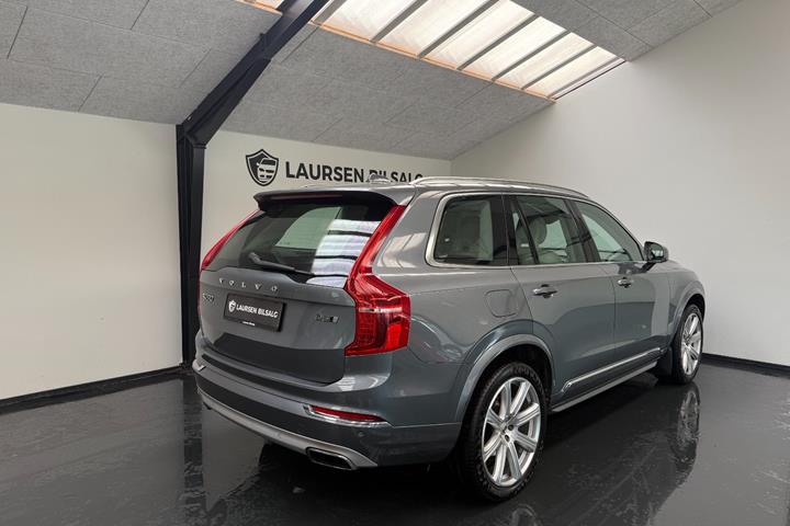 Grå Volvo XC90 fra 2018