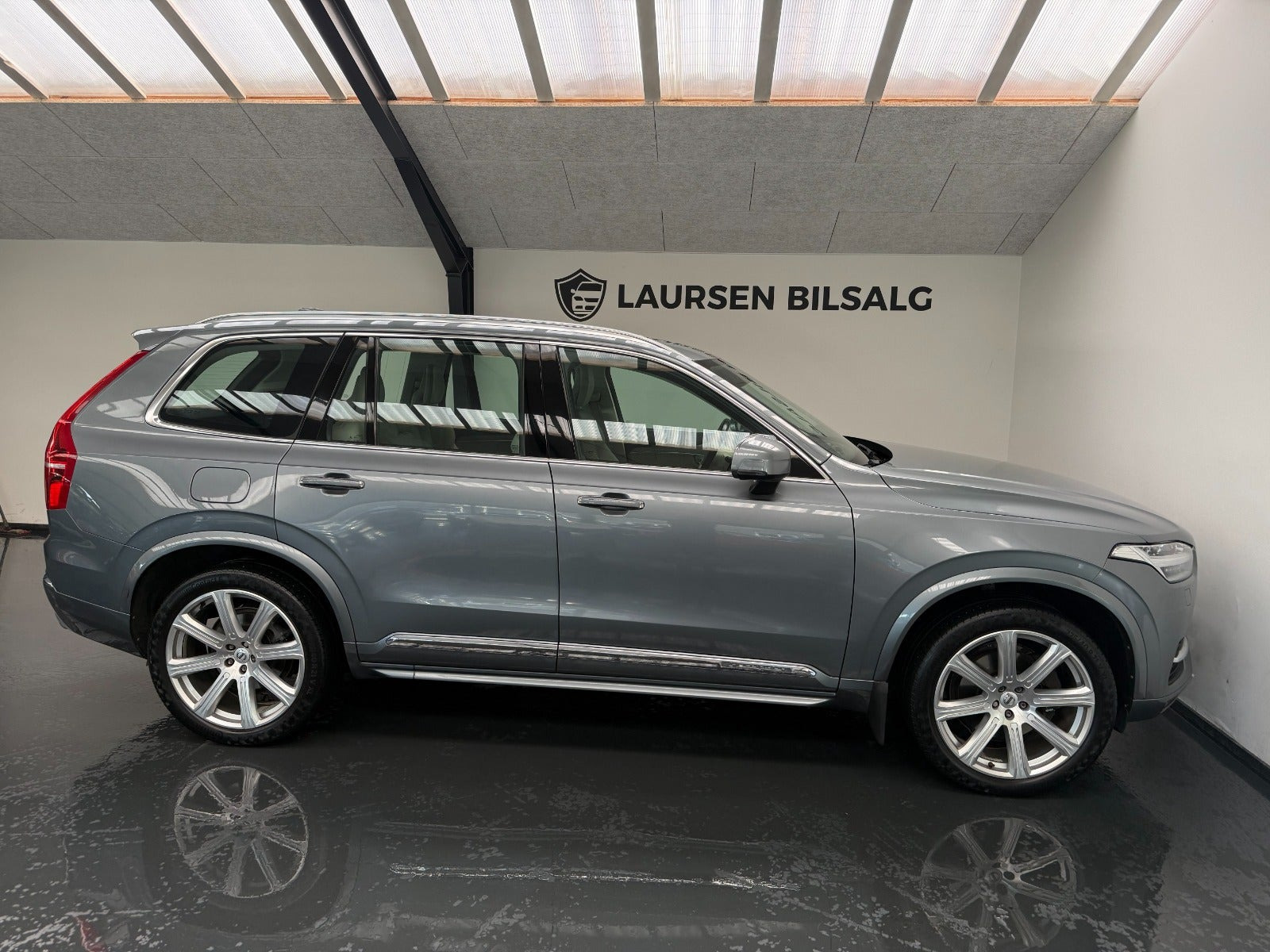Grå Volvo XC90 fra 2018