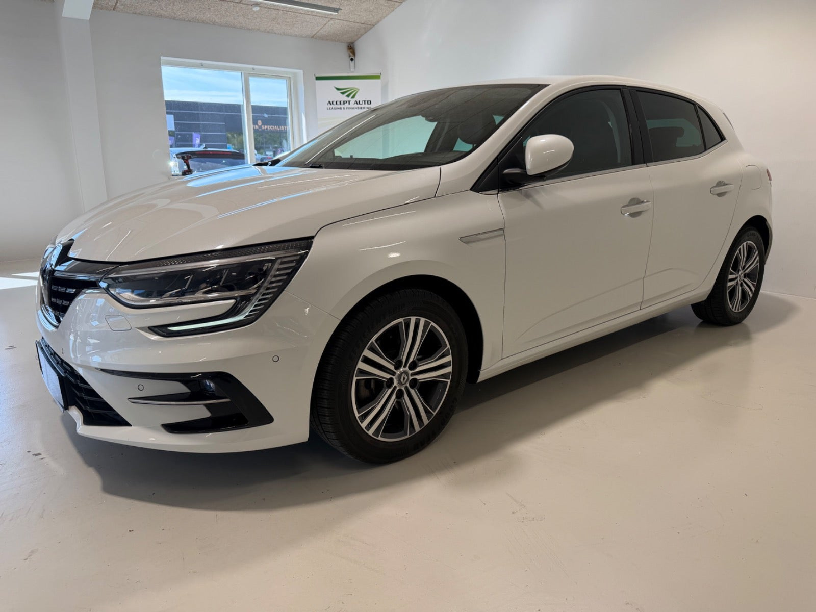 Hvid Renault Megane IV fra 2021