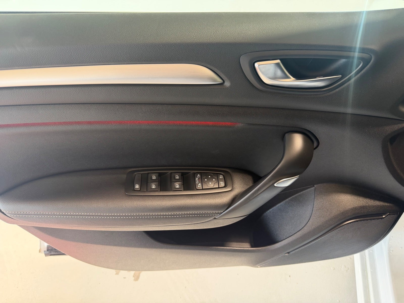 Hvid Renault Megane IV fra 2021