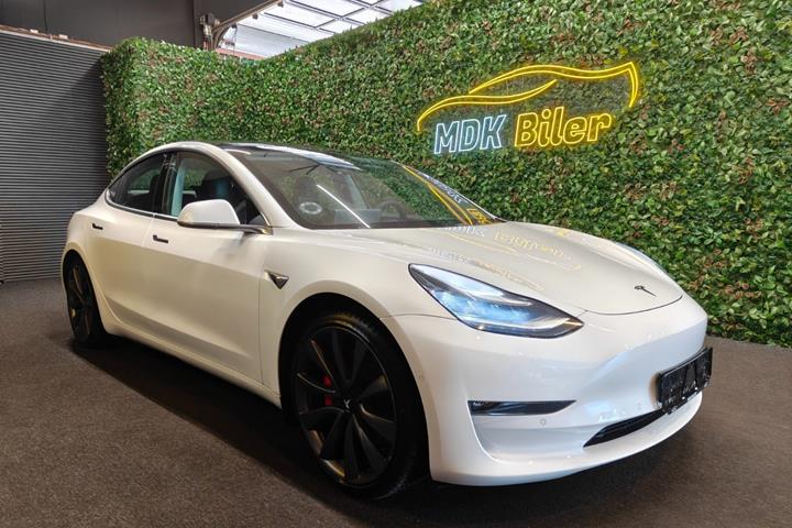 undefined Tesla Model 3 fra 2020 set udefra